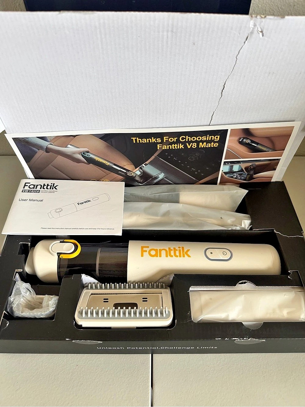 Fanttik V8 Mate Ultra Light Cordless Vacuum White & Blk - Brand New, Open Box